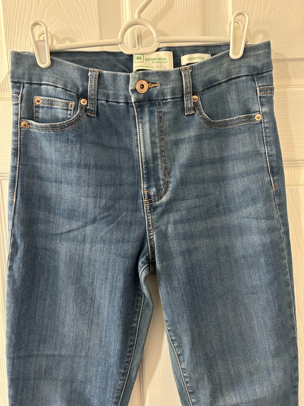 REgeneration Women’s Skinny Jeans in Medium Blue Wash